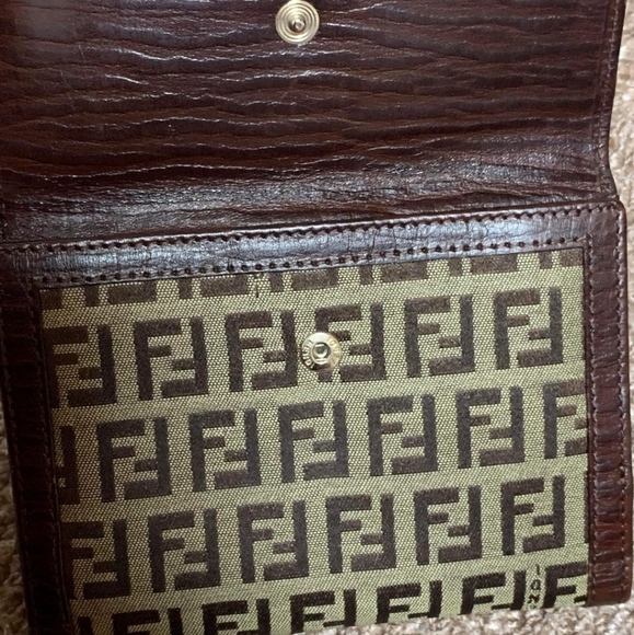 ❤FENDI Handbag with Matching Wallet❤ - Picture 9 of 15